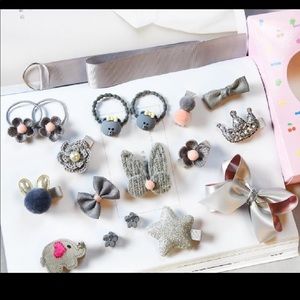 🆕 Adorable girl hair clips and bows 18 pieces
